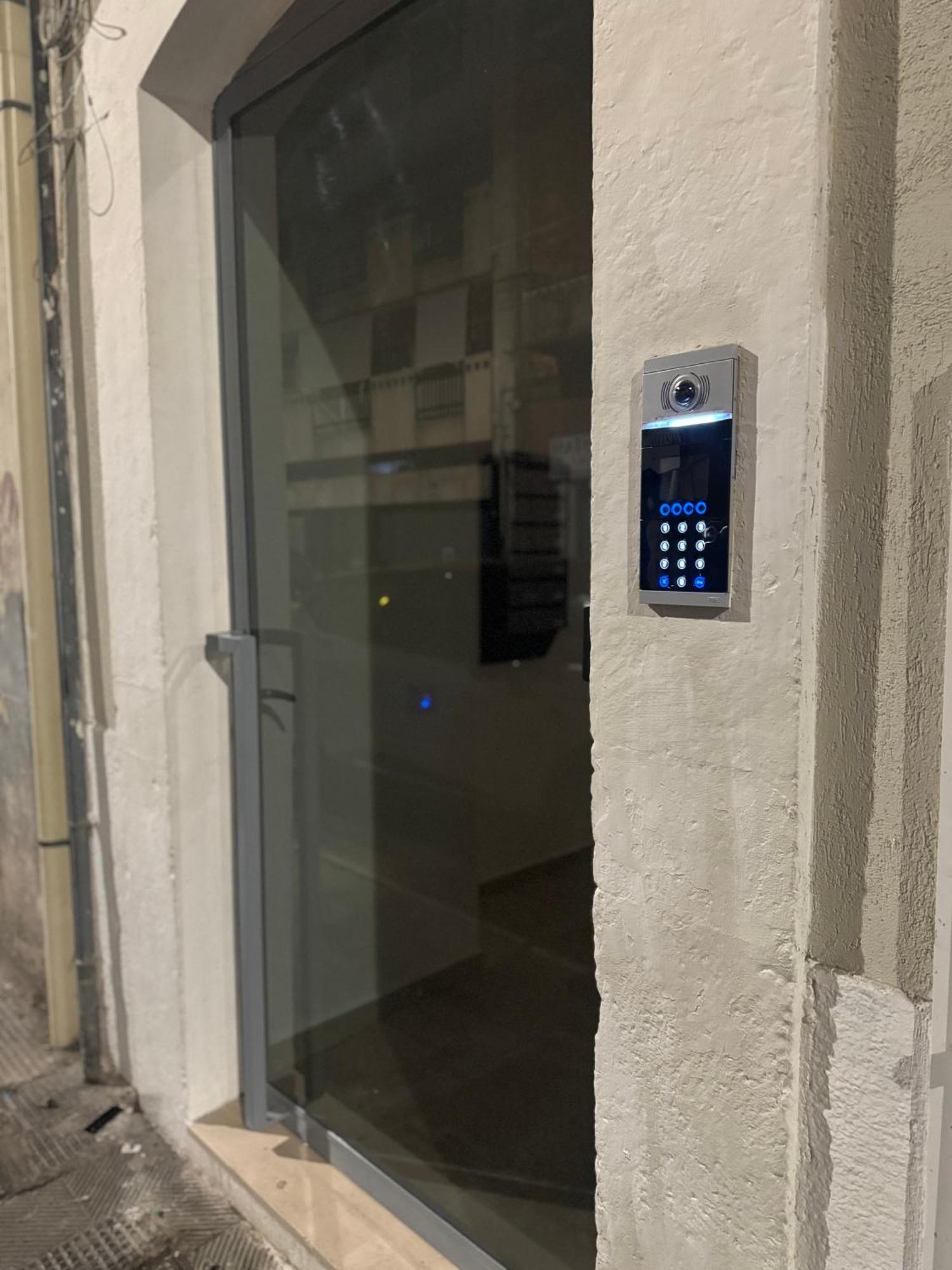 Flary Apartment Bari Bagian luar foto