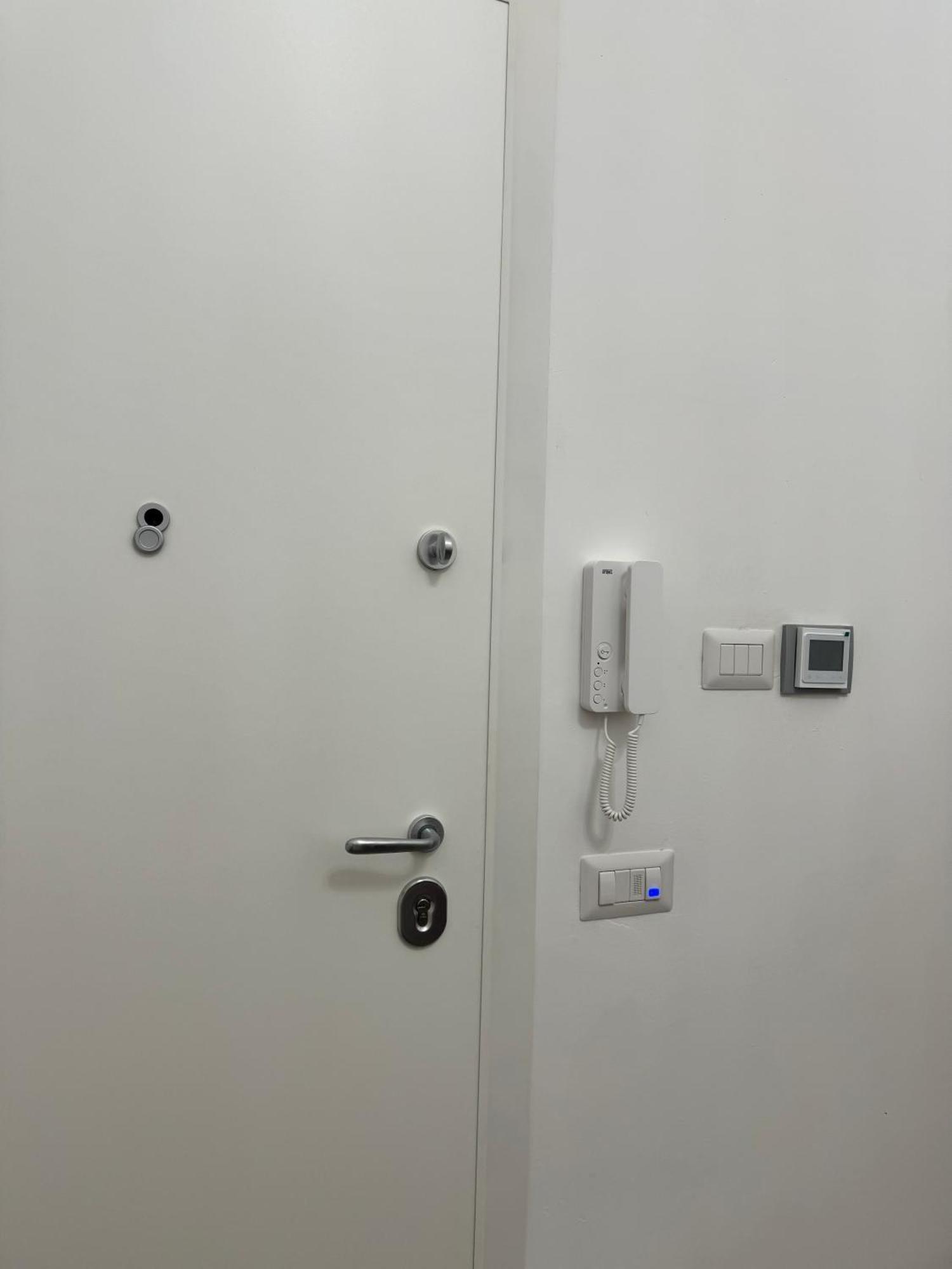 Flary Apartment Bari Bagian luar foto